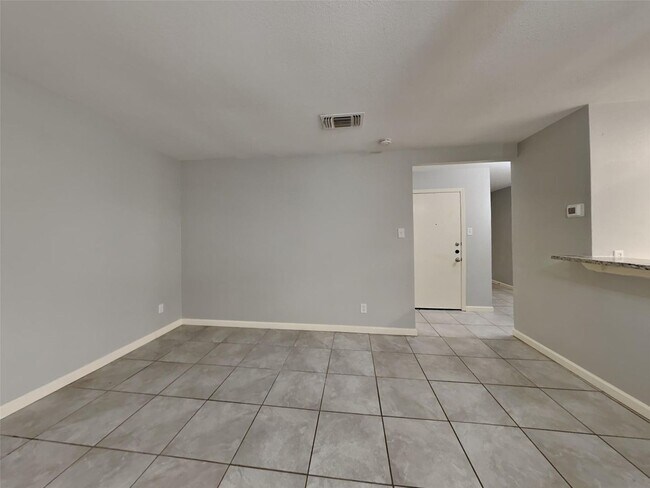 Foto del edificio - 3 BR/2BA | Renovated Single Family Home |  | 2-Car Covered Parking | Gated backyard!