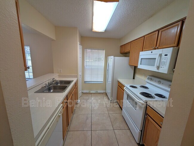 Foto del edificio - 4053 Dolphin Dr