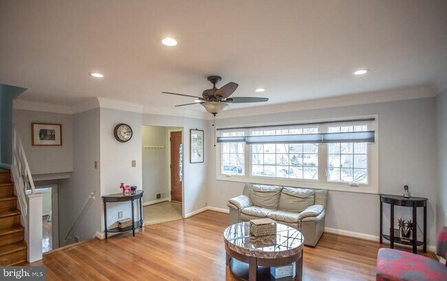 Foto del edificio - 907 Cottage St SW