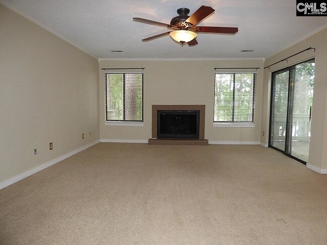 Building Photo - 39 Woodwind Ct