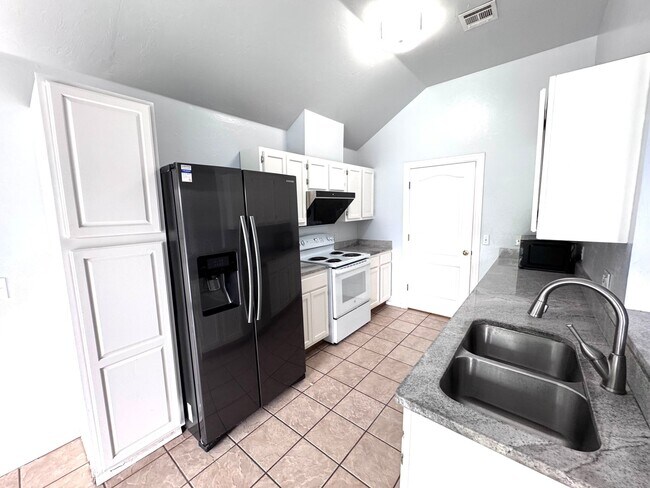 Foto del edificio - 601 NW 114th St