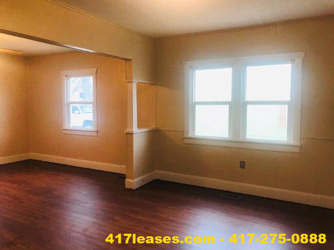 Foto del edificio - 2229 N Johnston Ave