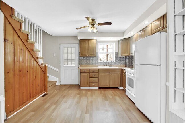 Foto del edificio - Bright 4 Bedroom, 2.5 Bath Home in Northeastern Schools!