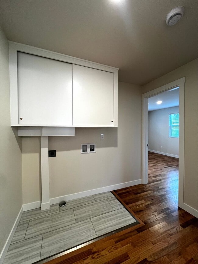 Building Photo - Non-Refundable & Security Deposit Total: $2400.00