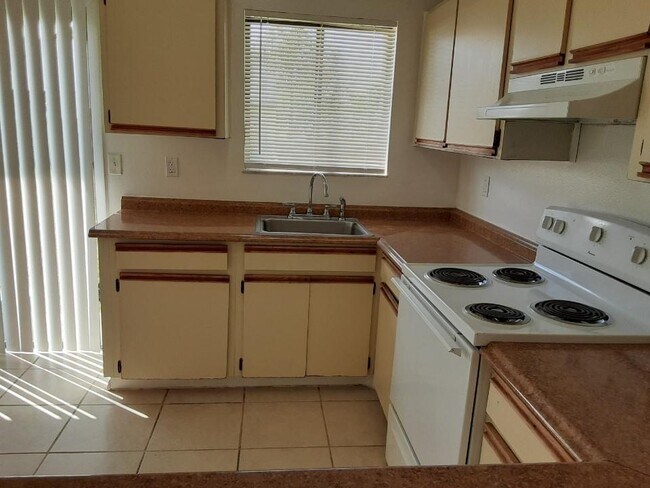 Foto del edificio - 537 SW Tamworth St