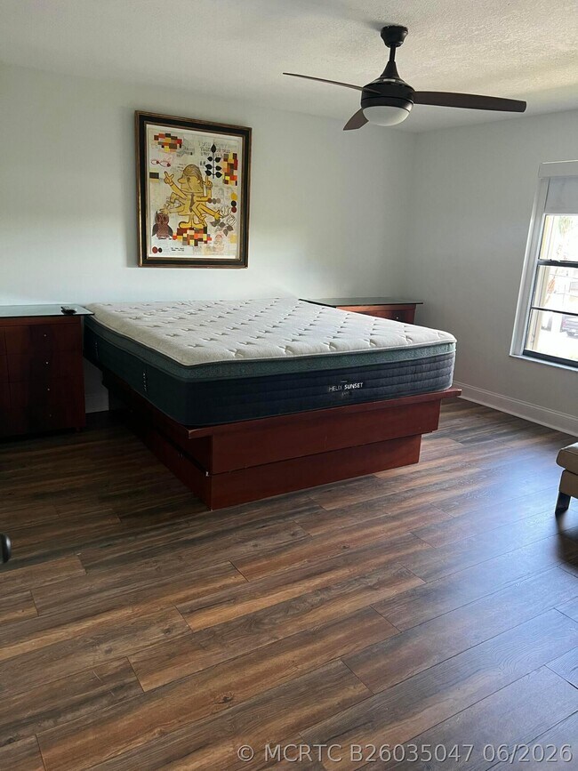Foto del edificio - 327 Southwind Dr
