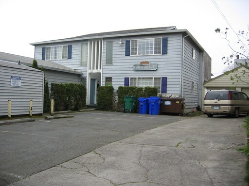 Primary Photo - 2211 NE 46th Ave