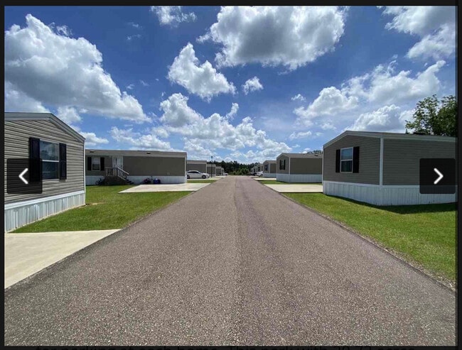 Building Photo - 151 Tommy Stubbs Rd