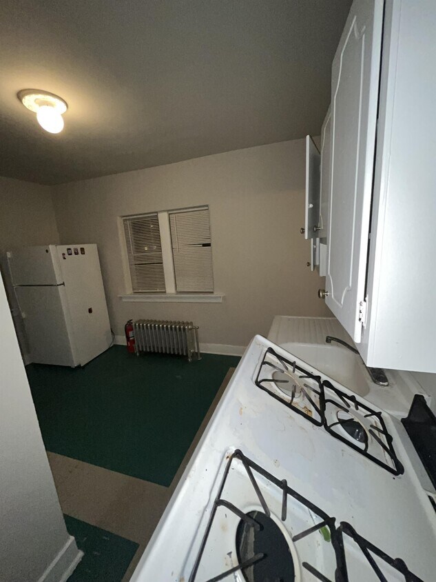 5328 Maywood Ave Unit 5, Hammond, IN 46320 Room for Rent in Hammond