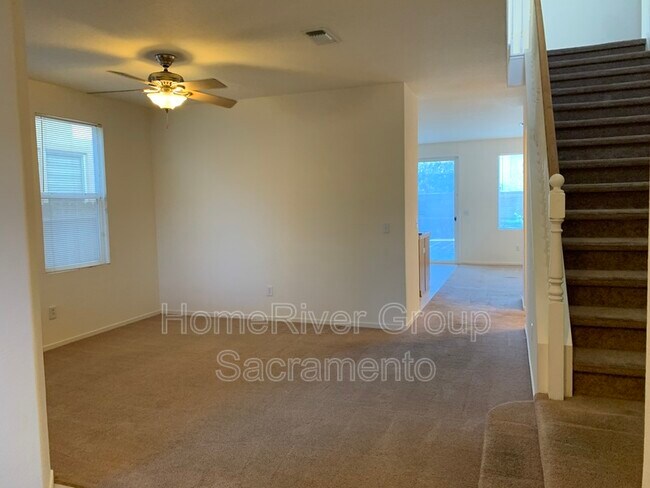 Building Photo - 2730 Kalamer Way