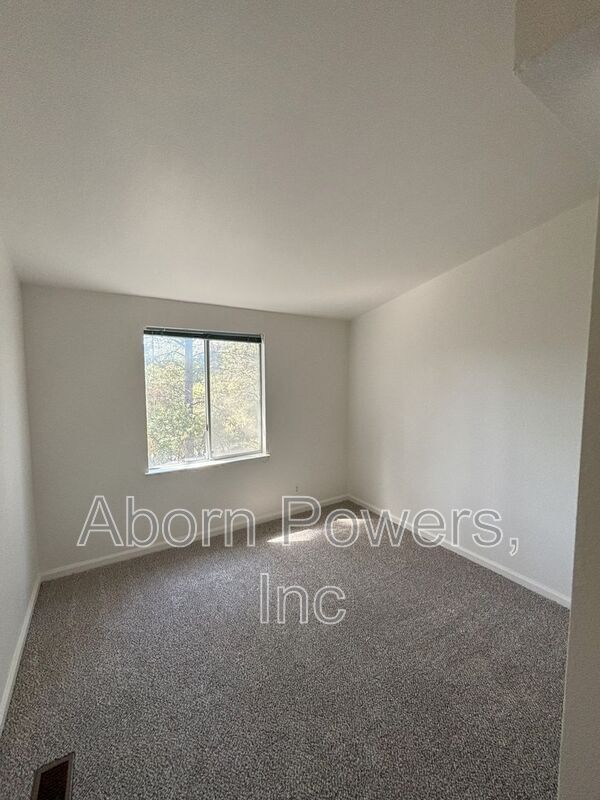Building Photo - 1160 Sun Ridge Rd