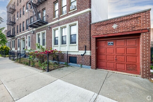Foto del edificio - 2525 Beverley Rd