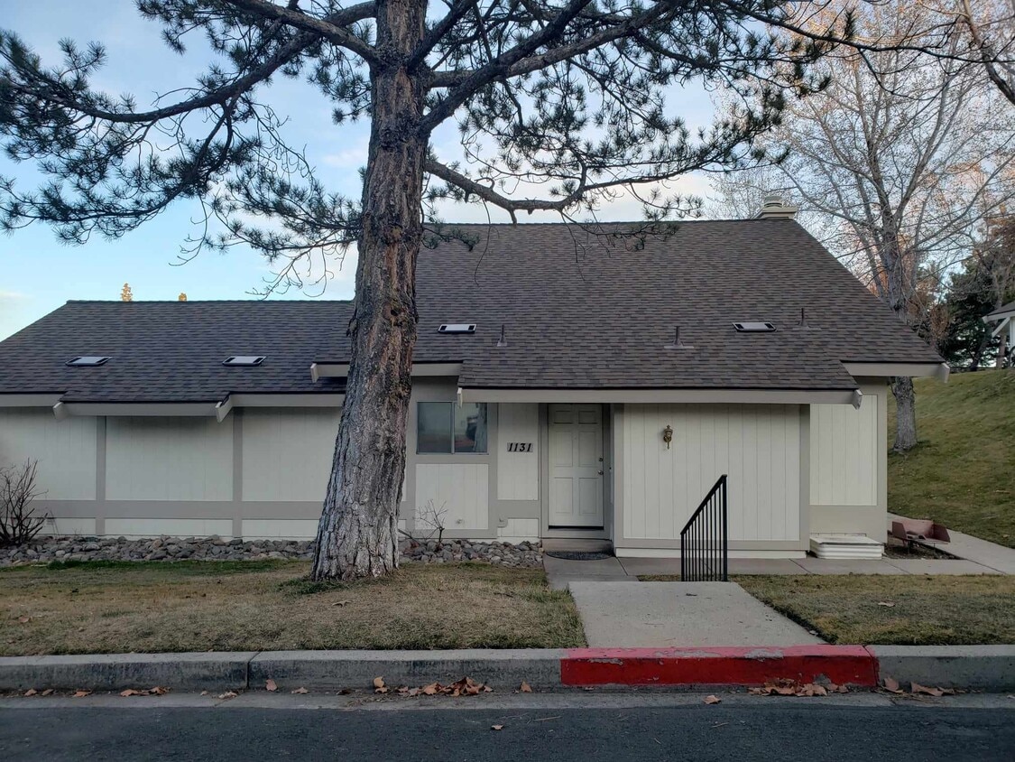Primary Photo - 1131 Wagon Wheel Cir