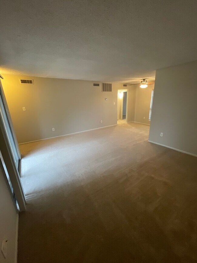 Foto del edificio - 2BD/2BA Condo located on the Germantown/Memphis Line!