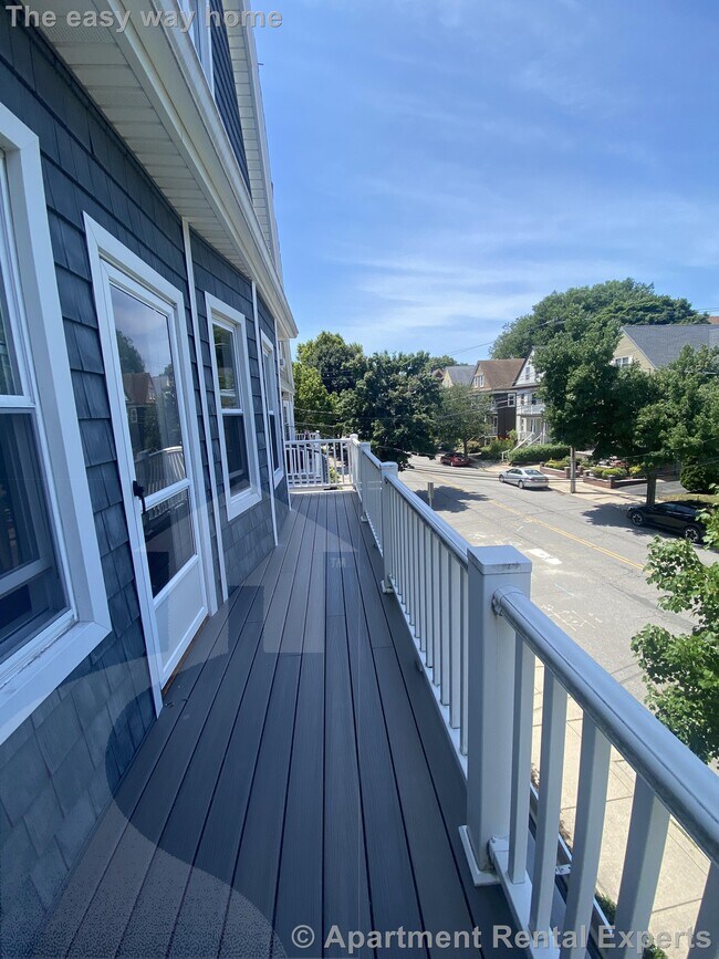 Foto del edificio - Somerville/Davis Sq near Tufts - 4 Bedroom...