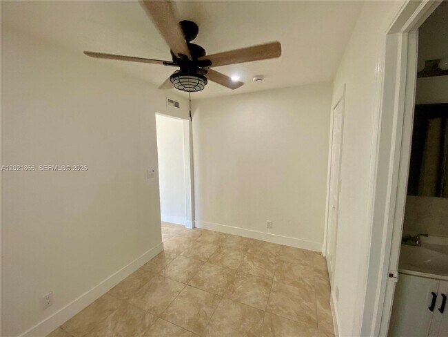 Foto del edificio - 1112 N 61st Terrace