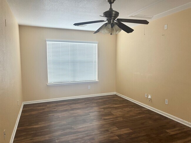 Foto del edificio - 19119 Siril Dr