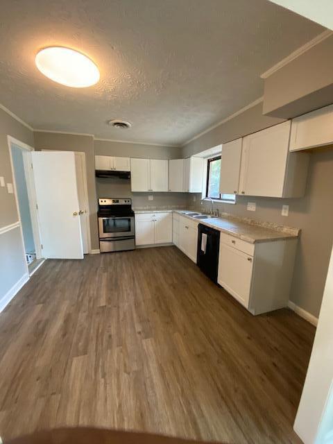 Building Photo - 3209 Mirror Lake Dr