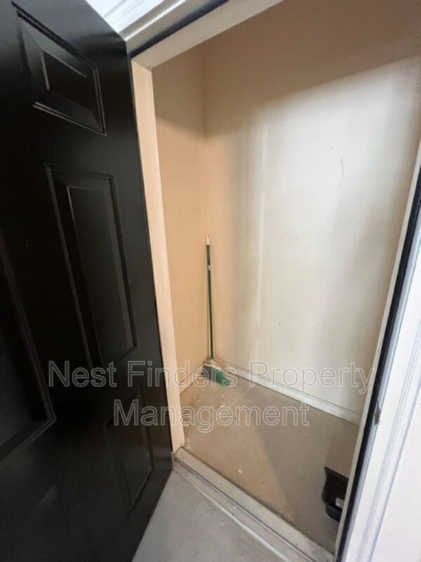 Foto del edificio - 8290 Gate Pkwy W