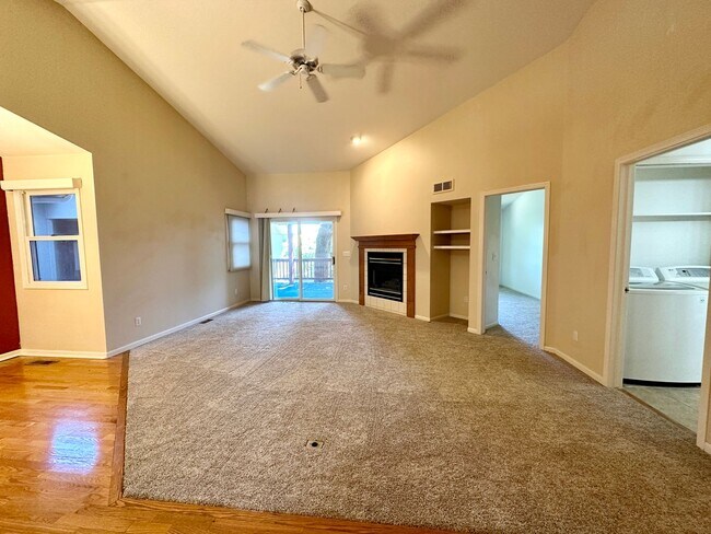 Building Photo - 1311 S View Cir