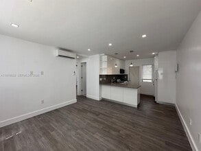 Building Photo - 215 Zamora Ave