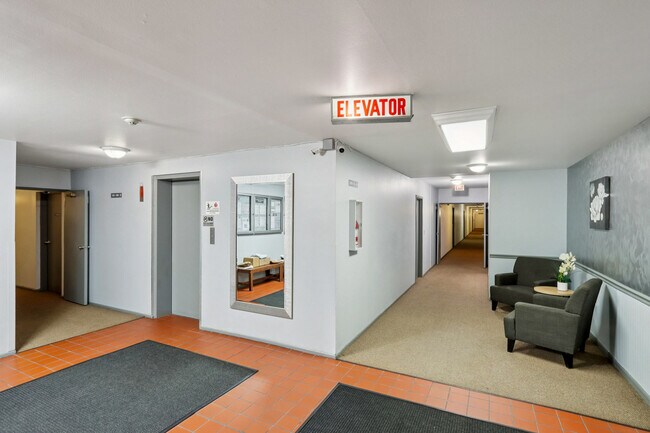 Foto del edificio - 2650 Brookwood Way Dr