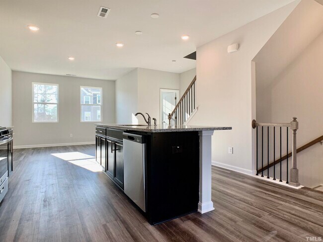 Building Photo - 4947 Southern Magnolia Dr