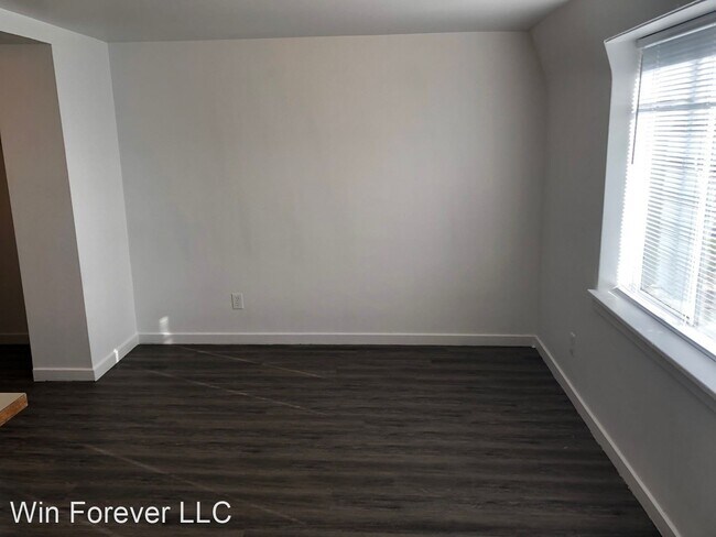 Building Photo - 5227 Leary Ave NW