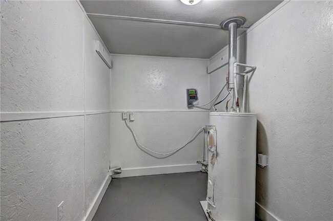 Building Photo - 1241 Auburn Dr