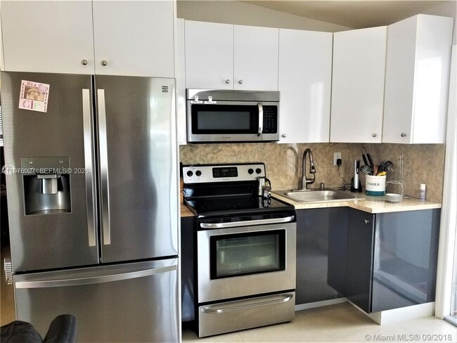 Foto del edificio - 6744 SW 21st St