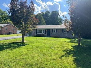 Building Photo - 112 Miller Ave