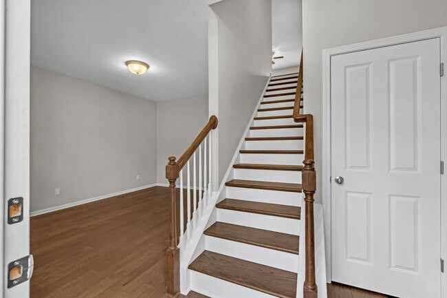 Foto del edificio - Middle Tennessee Blvd Townhome