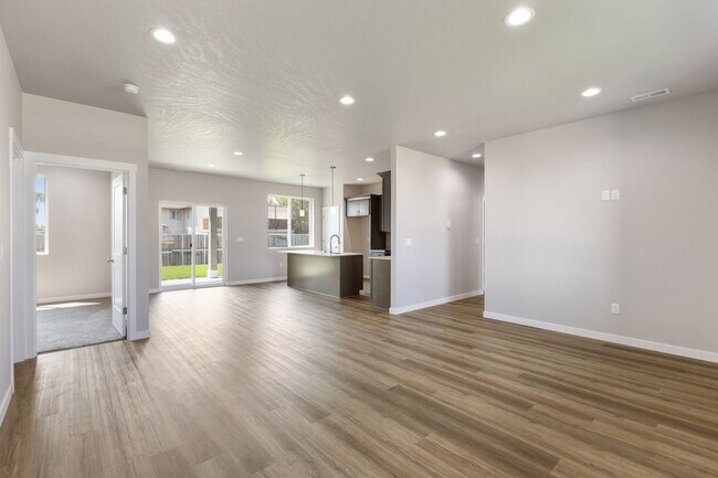 Building Photo - Brand New Modern 3-Bed, 2-Bath House