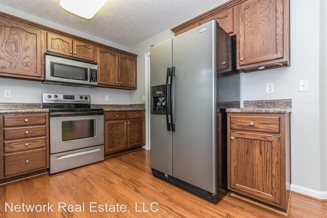 Building Photo - 3 br, 2.5 bath House - 112 Sarah Court