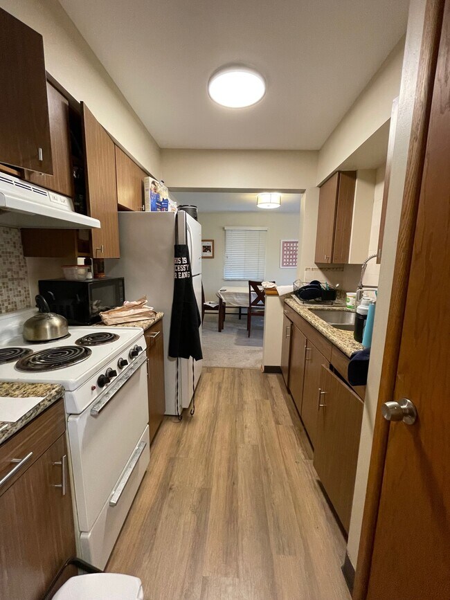 Cozy 1 bedroom Shorewood Condo! Condo for Rent in Shorewood, WI