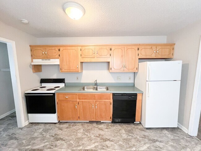 Foto del edificio - 2 Bedroom 1 Bathroom Home with large backyard