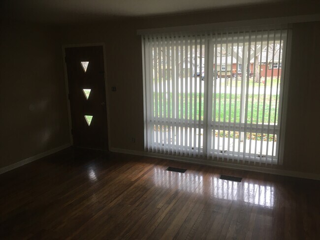 Living Room - 10520 N Delaware St