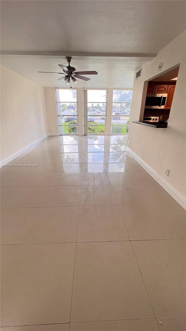 Foto del edificio - 1 bedroom in Hallandale FL 33009