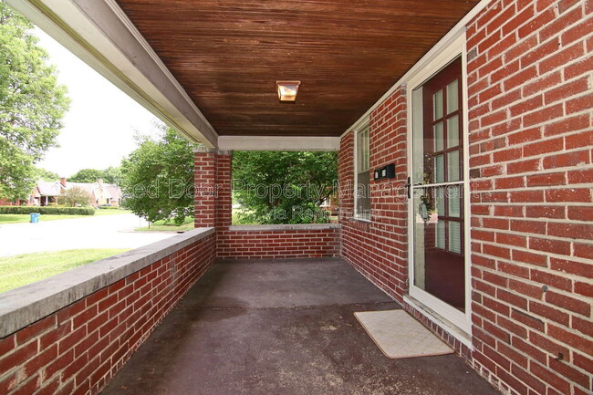 Building Photo - 6055 Central Ave