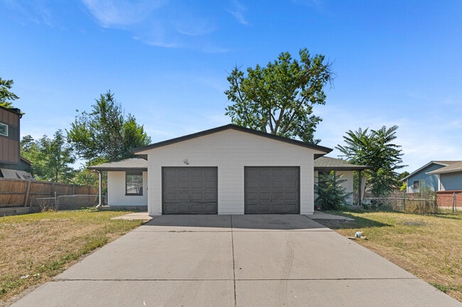 Building Photo - 9061 Osceola St