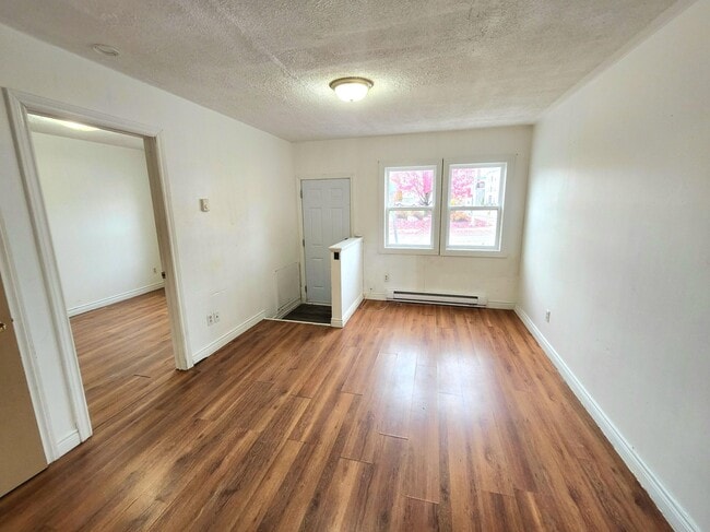 Building Photo - 260 Main St