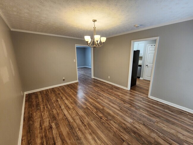 Foto del edificio - 365 Winding River Dr