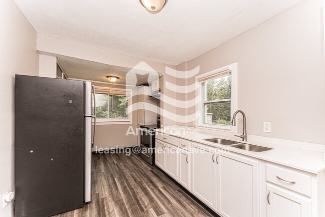 Building Photo - 460 Evers Ave