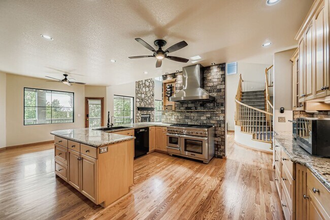 Building Photo - 1116 Fletcher Dr