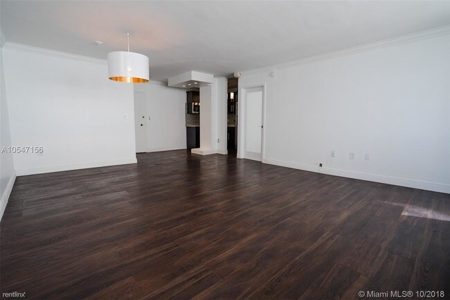 Building Photo - 5313 Collins Ave