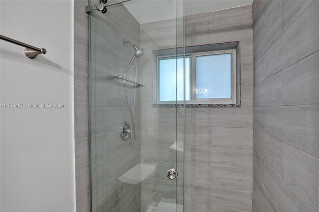 Building Photo - 3800 SW 58th Terrace