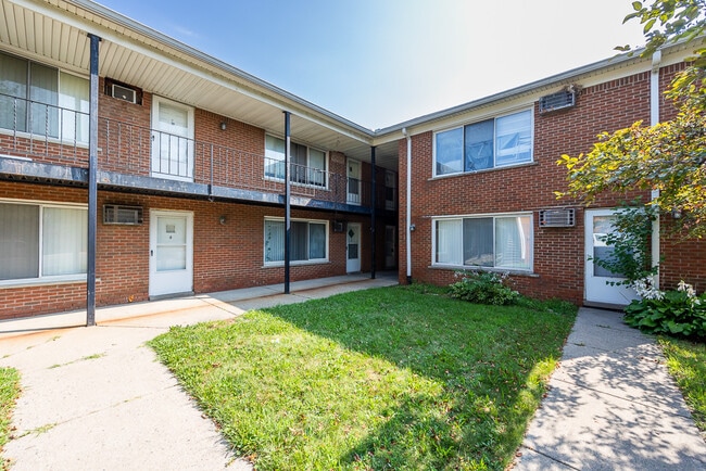 Building Photo - Redford Square Apartments