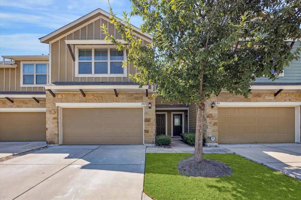 Foto principal - 1620 Bryant Dr