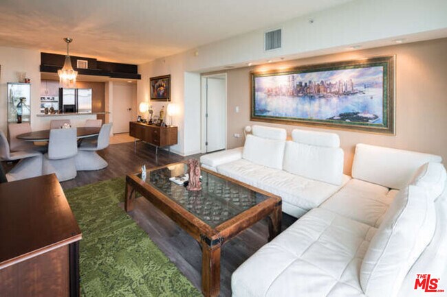 Foto del edificio - 13700 Marina Pointe Dr
