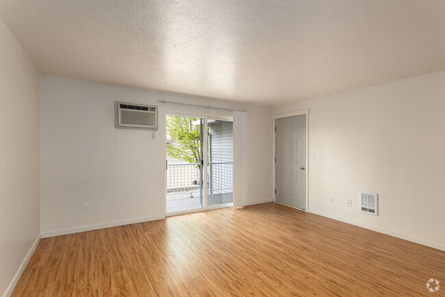 2BR, 2BA - 933-1,094SF - Regal Heights